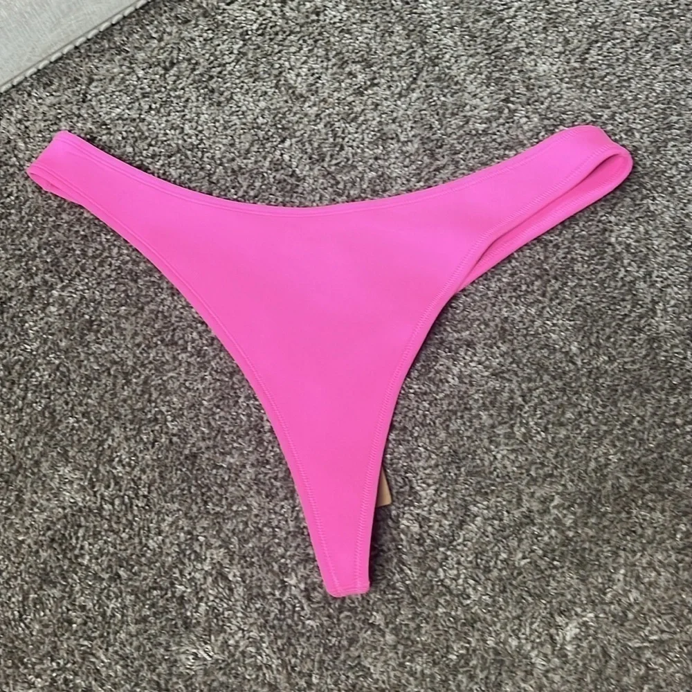 NWT SKIMS scuba SWIM thong Sz 3x Taffy